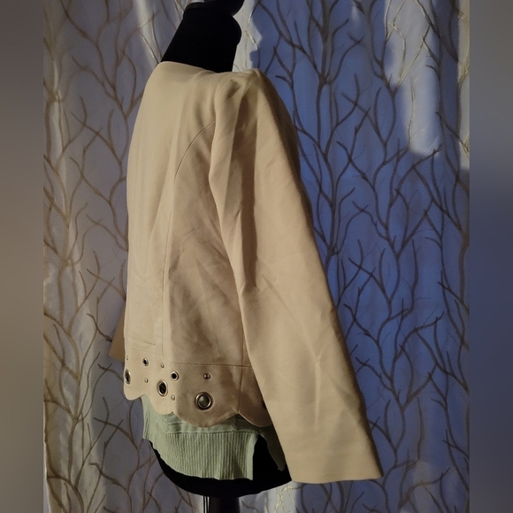 Roz & Ali Cream Jacket – Open-Front, Grommet Scalloped Hem, Size S - Picture 5 of 9